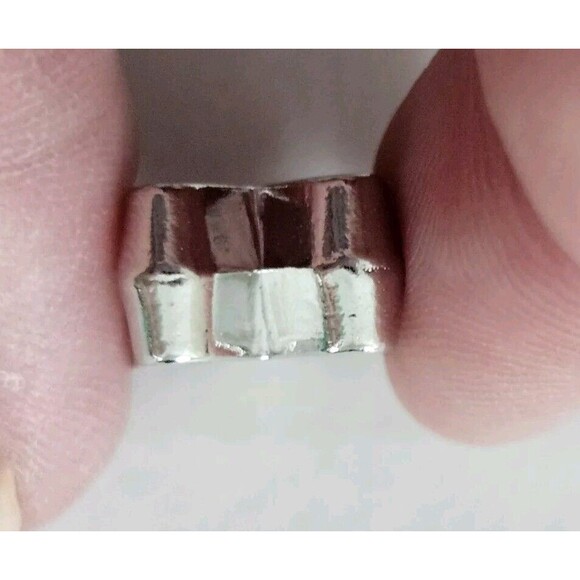 Daisy Head Enamel Bead Charm - Picture 4 of 6